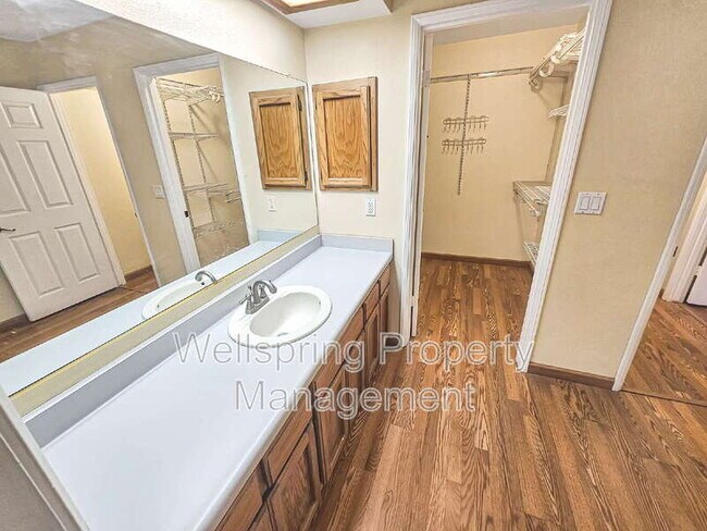 Building Photo - 821 Janelle Ct