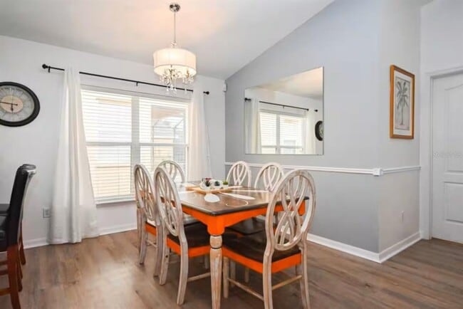 Building Photo - 1904 Royal Ridge Dr