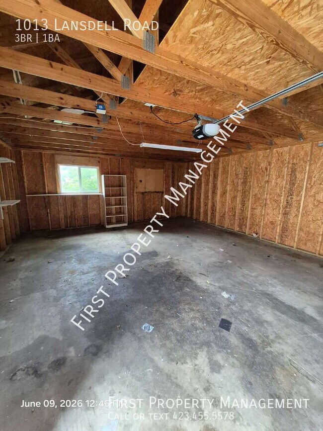 Building Photo - 1013 Lansdell Rd