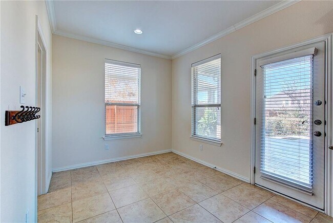 Building Photo - 2601 Mirasol Loop