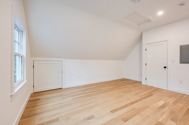 Building Photo - 79 Dana St