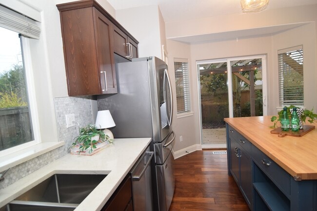 Building Photo - 21524 SW Parkin Ln