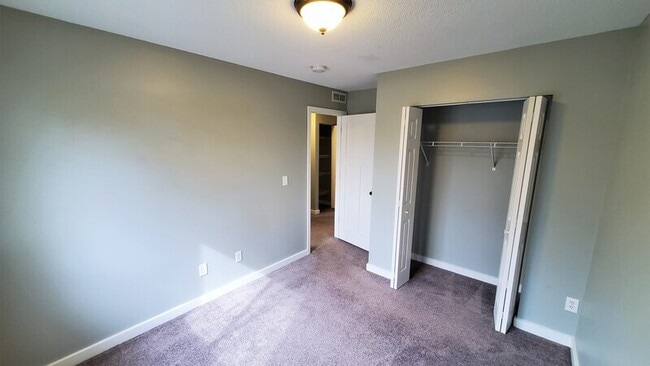Building Photo - 414 N 18th Ave