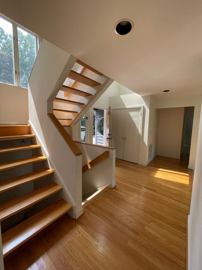 Building Photo - COMMUTERS DREAM!  PRIVATE ACREAGE STAFFORD AND MINUTES TO VRE