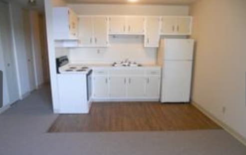 Building Photo - Spruce Manor Apartments