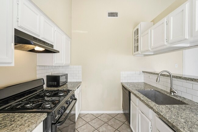 Building Photo - 16235 Cutten Rd