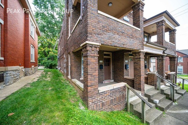Building Photo - 133 E 12th Ave