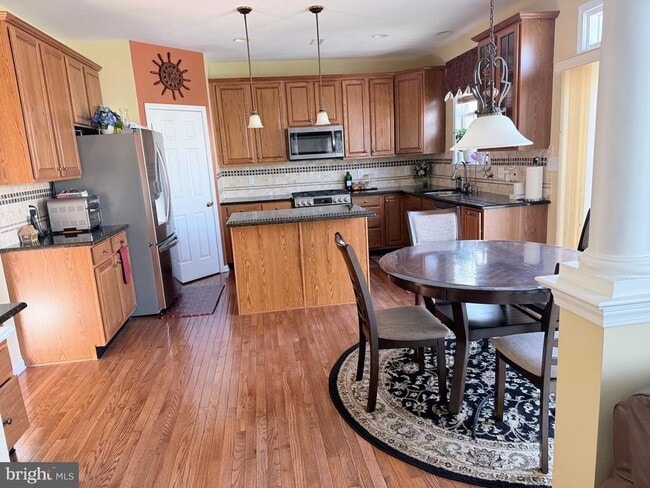 Building Photo - 413 Ruby Rd