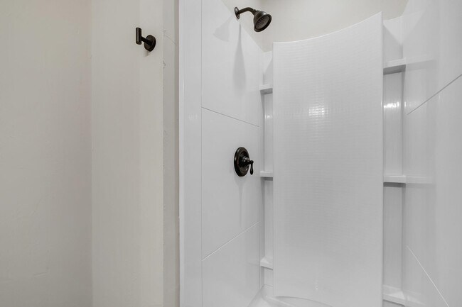 Building Photo - 1226 Hidden Pl