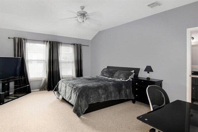 Building Photo - 2236 Ann St