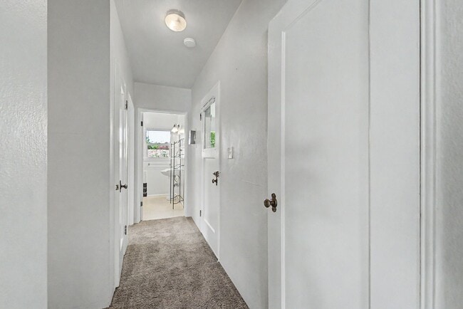 Building Photo - 1024 D St