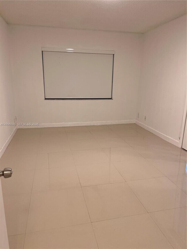 Building Photo - 8290 Lake Dr