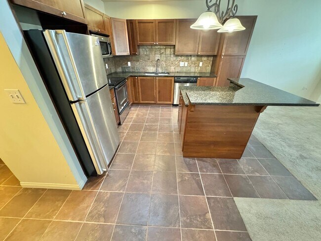 Building Photo - AMAZING ONE BEDROOM CONDO CENTRALLY LOCATED IN THE HEART OF LAS VEGAS