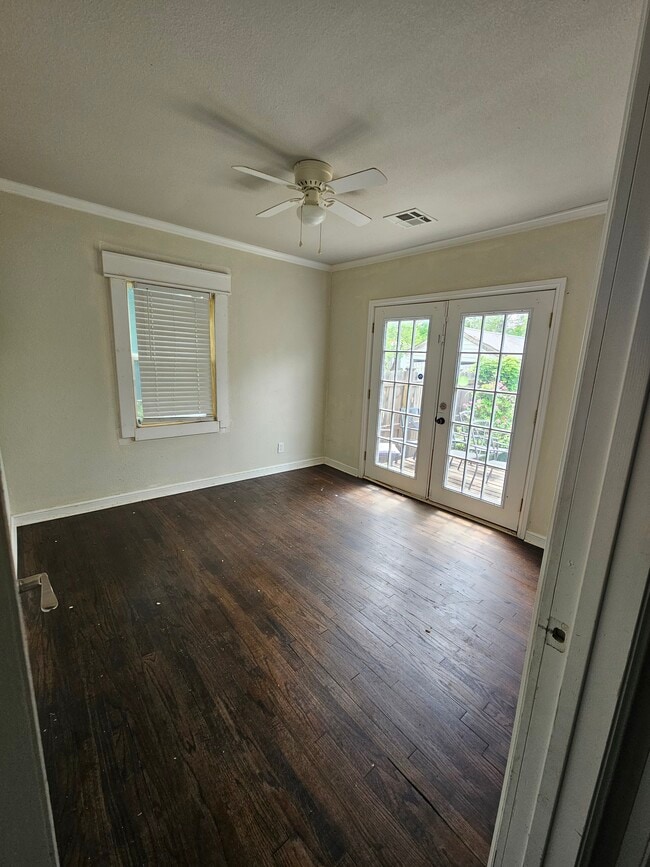 Building Photo - 1718 NE 20th St