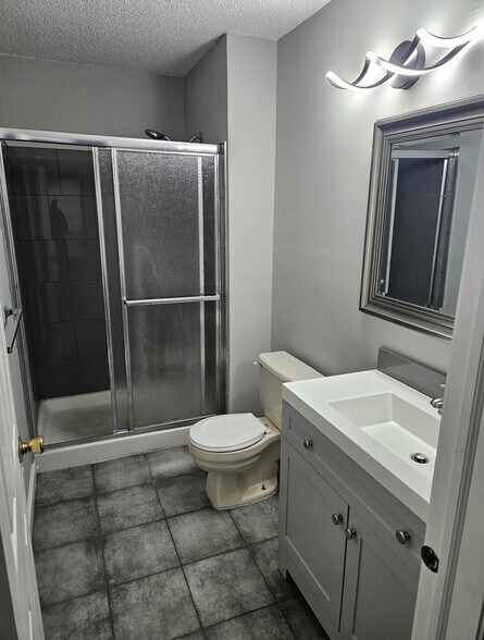 Bathroom attached to Master Bedroom - 53 Juniper Way