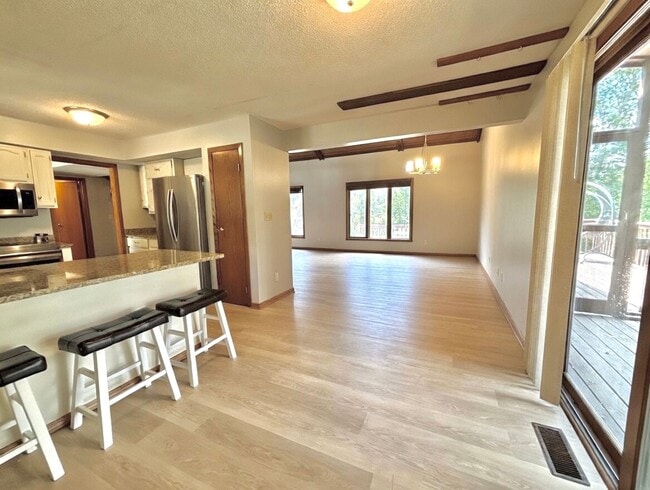 Building Photo - Entertainers dream in the heart of Eden Prairie! 3000+sf, updated, beautiful yard!!