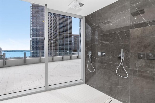 Building Photo - 300 Biscayne Blvd Way