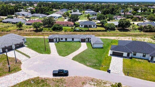 Building Photo - 4987 Fairway Ct