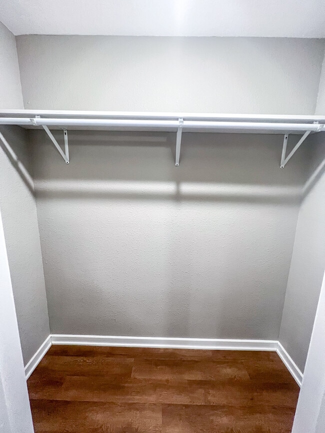 Building Photo - 320 W South St