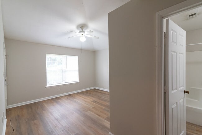 Building Photo - 285 E Harrison St