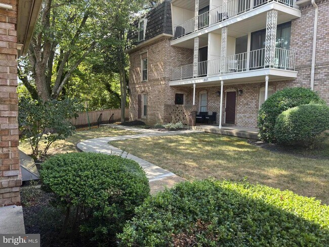 Building Photo - 3115 Patrick Henry Dr
