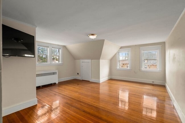 Building Photo - 12 Leighton Rd