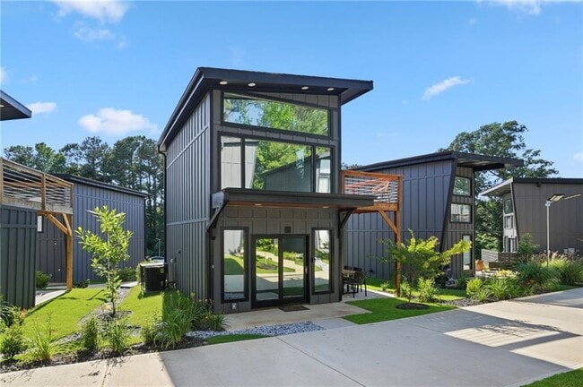 Building Photo - 3120 Godby Rd