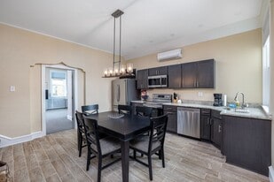 Building Photo - 1131 Callowhill St