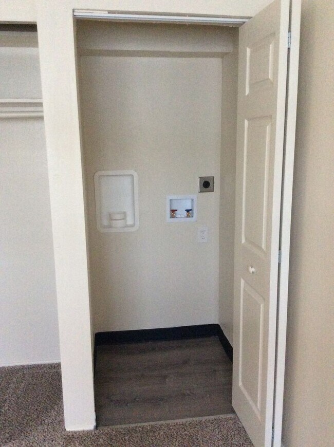 Interior Photo - Executive East