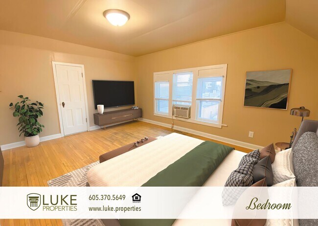 Building Photo - 410 W 12th St