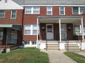 Building Photo - 3BR/2BA Townhome in Dundalk!