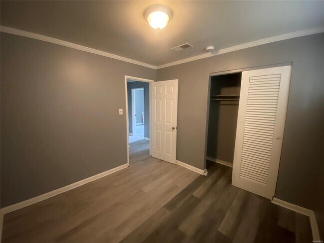 Building Photo - 3220 Doris Cir