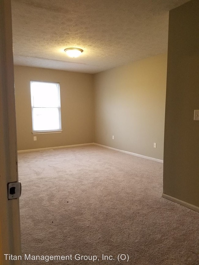 Building Photo - 80 Bridgewater Ct