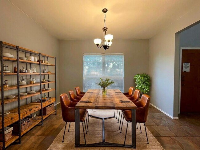 Building Photo - 9432 Castle Pines Dr