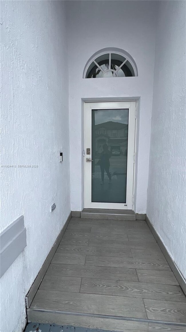 Building Photo - 15446 SW 23rd Ln