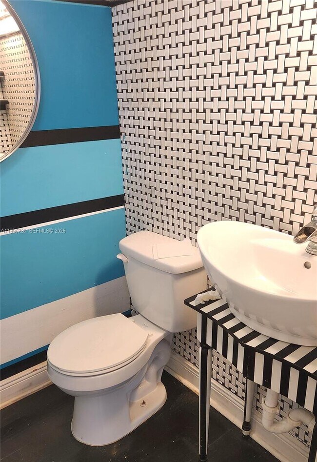 Building Photo - 3811 NW 84th Ave