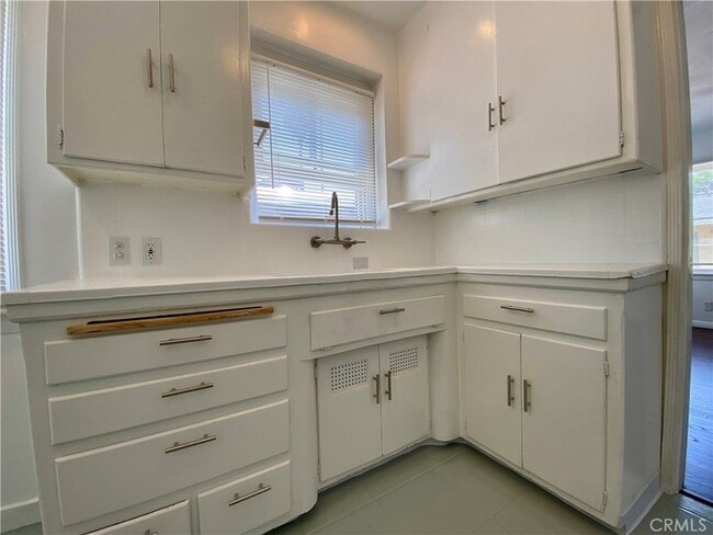 Building Photo - 3718 Gundry Ave
