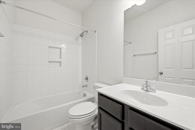 Building Photo - 246 Norland Knoll Dr