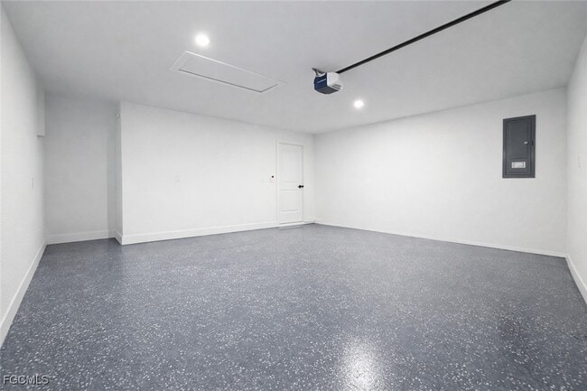 Building Photo - 3339 NE 13th Ave