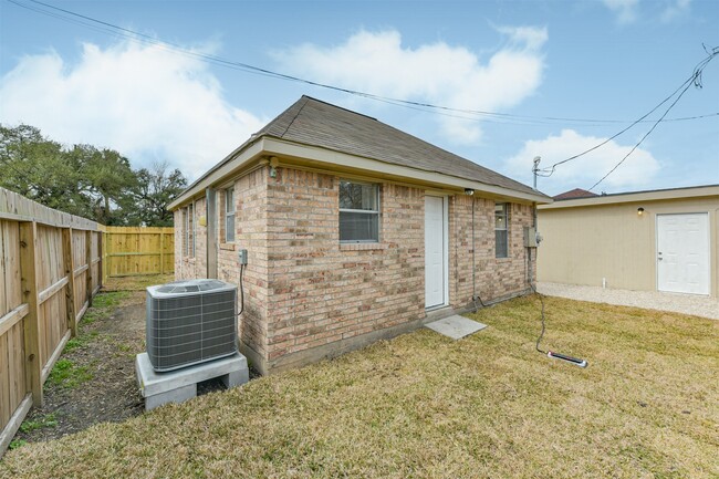 Building Photo - 102 Avenue D