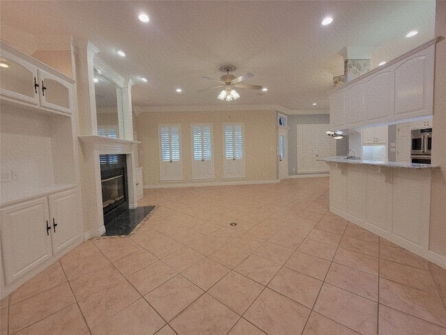 Building Photo - 9621 Monticello Dr