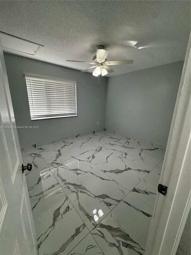 Building Photo - 8701 NW 109th Terrace