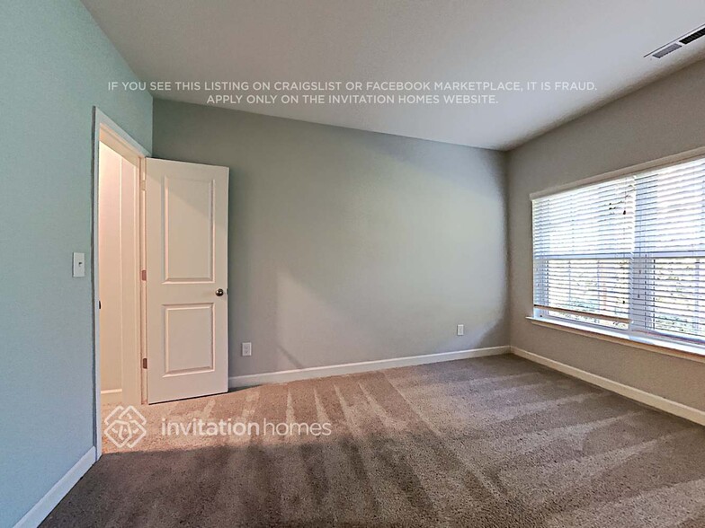 Building Photo - 120 Four Seasons Way