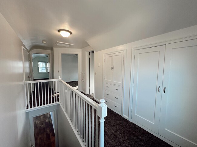 Building Photo - 605 12th St N