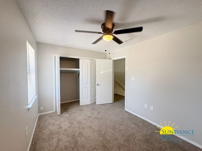 Building Photo - Newly Renovated 2BR/1.5BA Townhouse in For...