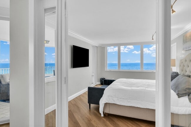 Building Photo - 550 S Ocean Blvd