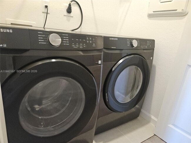 Building Photo - 2530 SE 29th St