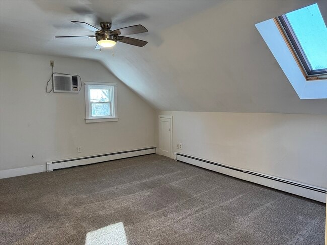 Building Photo - 37 Oak St