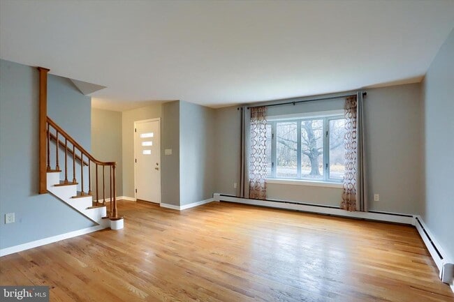 Building Photo - 685 Knight Rd