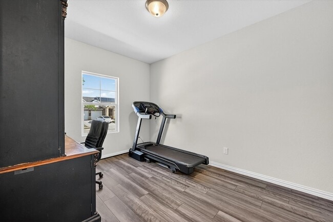 Building Photo - 210 Briarwood Ln